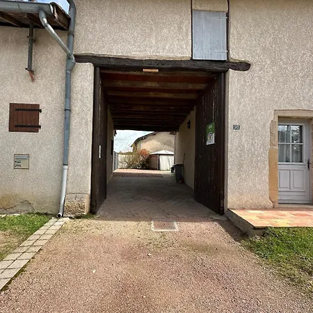 Chez Meme Louise, Jacuzzi, Baby-foot Climatise Ferienhaus Cormoranche-sur-Saone